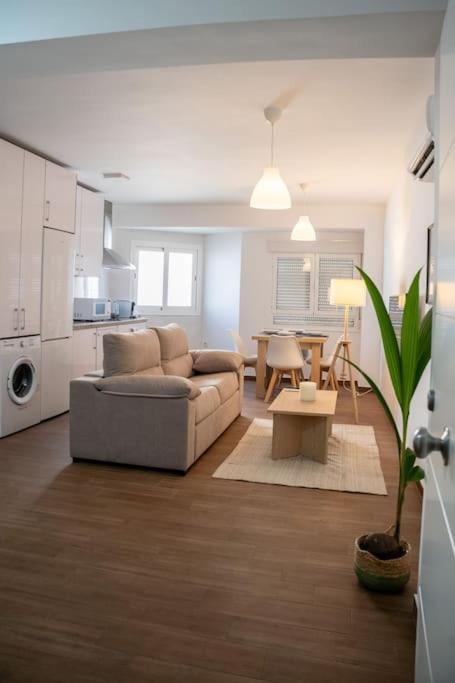 California Apartament Duenas Sevilla Exterior foto